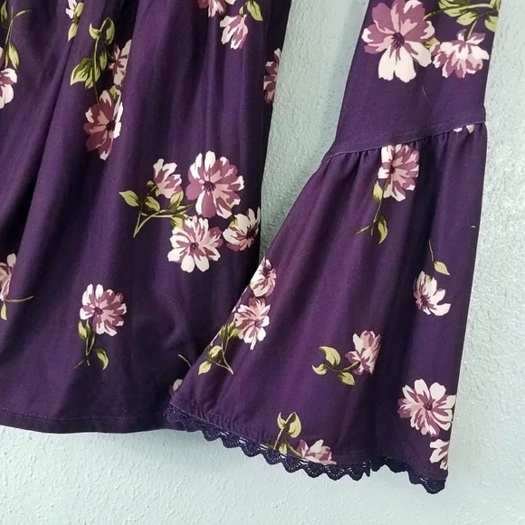 Purple Bell Sleeve Crochet Trimmed Blouse - Picture 5 of 8